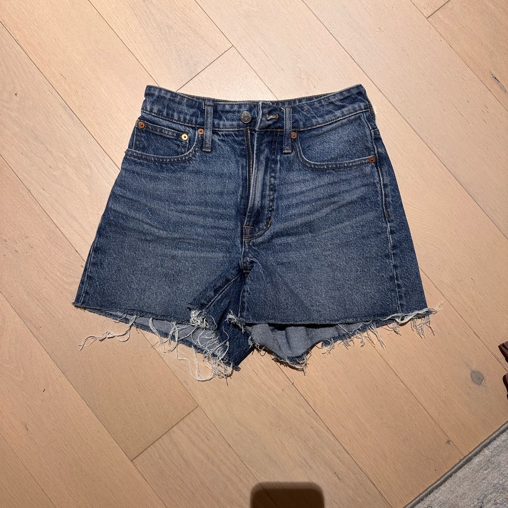 Madewell Curvy Perfect Vintage High-Waisted Jean Shorts size 24